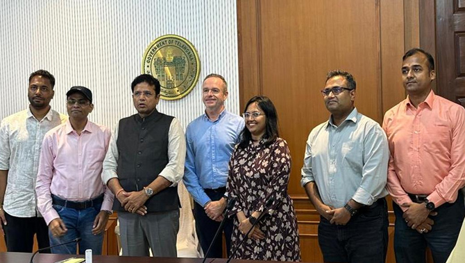 తెలంగాణలో మైక్రోసాఫ్ట్‌ డేటా సెంటర్ల విస్తరణ : మంత్రి శ్రీధర్‌బాబు