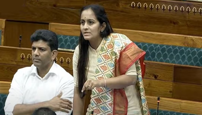 టీడీపీ హయాంలో ఏపీ అభివృద్ధి :  ఎంపీ బైరెడ్డి శబరి