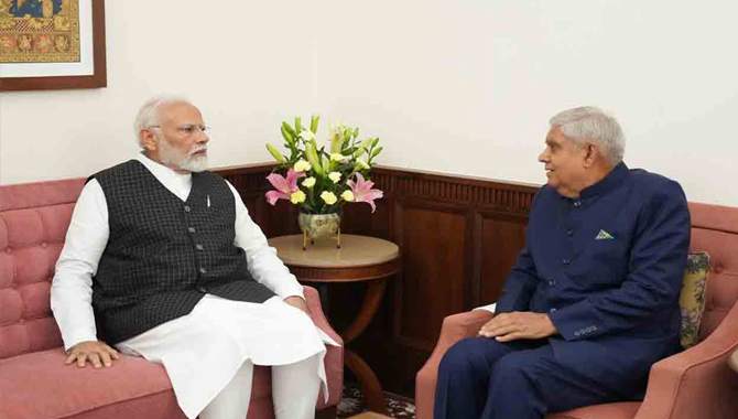 ఉపరాష్ట్రపతి జగ్‌దీప్‌ ధన్‌ఖడ్‌తో ప్రధాని మోదీ భేటీ