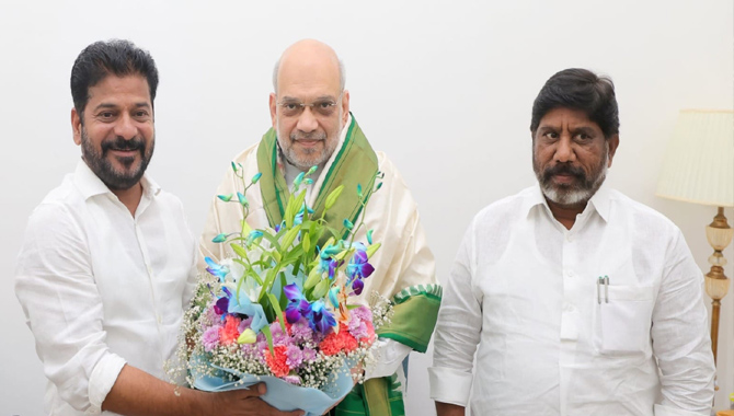 నిధుల విడుదల, అభివృద్ధికి సహకరించండి .. కేంద్ర మంత్రి అమిత్ షా తో రేవంత్ రెడ్డి