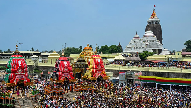 పూరిలో వైభవంగా జగన్నాథుని రథయాత్ర