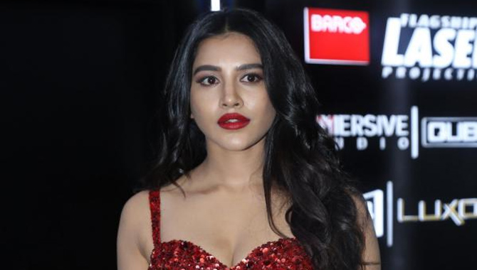 “డార్లింగ్” ట్రైలర్ తో అందరినీ ఇంప్రెస్ చేస్తున్న నభా నటేష్