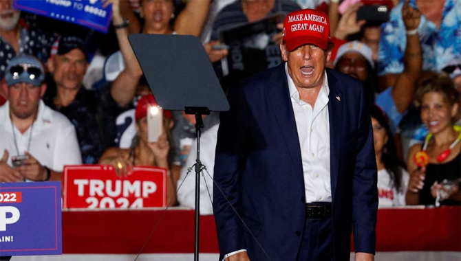 ఆమె బైడెన్‌కు బీమా పాలసీ లాంటిది : ట్రంప్‌