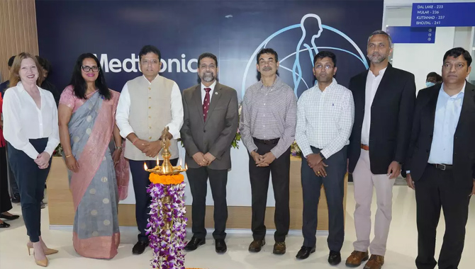 500 కోట్ల పెట్టుబడితో మెడ్‌ట్రానిక్‌ గ్లోబల్‌ ఐటీ సెంటర్‌ ప్రారంభం