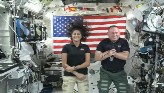 స్టార్‌ లైనర్‌లోనే సురక్షితంగా తిరిగొస్తాం.. వ్యోమగాముల ధీమా