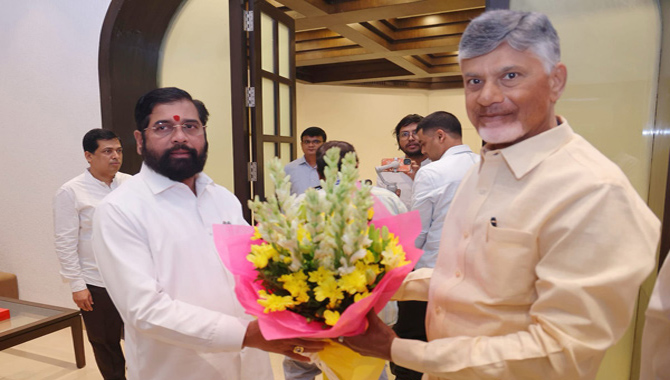 ఏక్‌నాథ్‌ శిందేతో సీఎం చంద్రబాబు భేటీ
