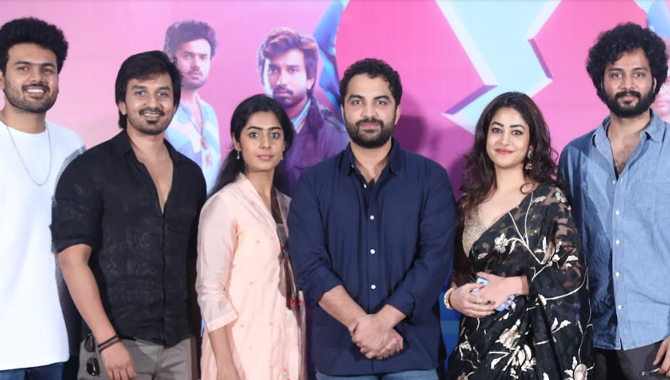 రోటి కపడా రొమాన్స్‌ టీమ్‌ను చూస్తుంటే ఈ నగరానికి ఏమైంది సినిమా రోజులు గుర్తొస్తున్నాయి :  విశ్వక్‌సేన్‌