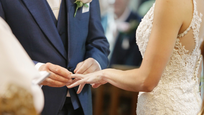 ఫేస్బుక్ ప్రేమ.. 78 ఏళ్ల అమెరికన్ వృద్ధురాలు.. భారత్లో ఫేస్బుక్ ప్రేమ.. 78 ఏళ్ల అమెరికన్ వృద్ధురాలు.. భారత్లో