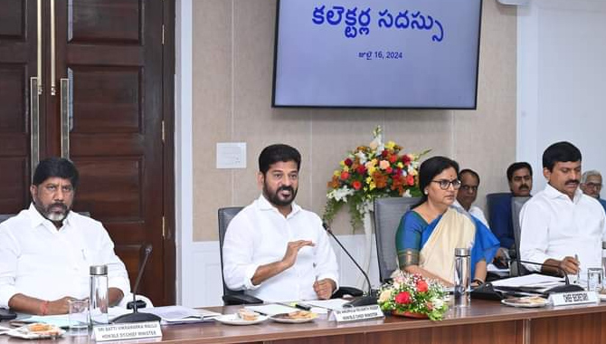 కలెక్టర్లకు సీఎం రేవంత్‌ రెడ్డి ఆఫర్‌..డిప్యూపీ సీఎంతో!