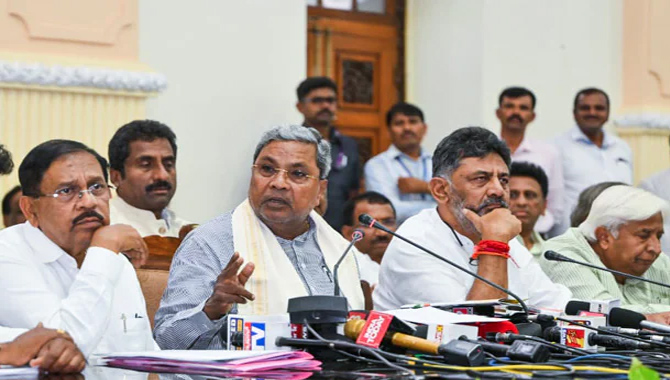 ప్రైవేటు సంస్థల్లో రిజర్వేషన్లపై కర్నాటకలో నిరసనలు