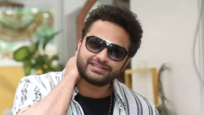 స్పీడ్ పెంచిన మాస్ కా దాస్