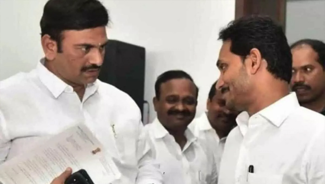 అసెంబ్లీకి రాకపోతే ఎలా.. జగన్ ను ప్రశ్నించిన రఘురామకృష్ణరాజు..