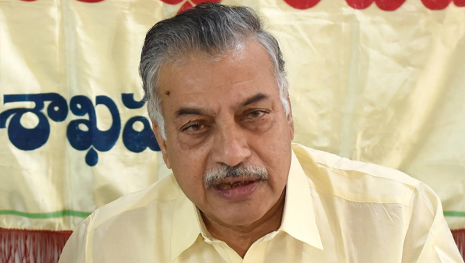 యార్లగడ్డ లక్ష్మీ ప్రసాద్‌కు సినారె పురస్కారం