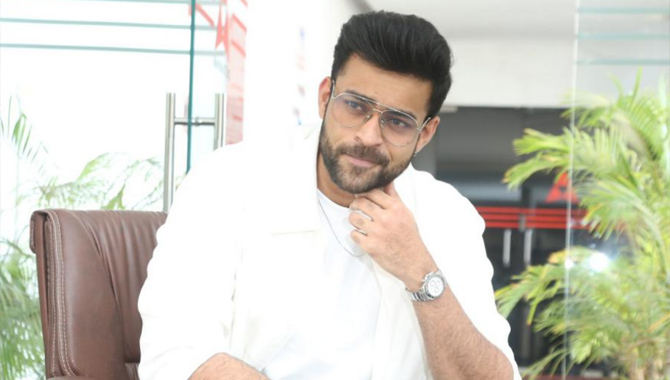 వ‌రుణ్ లైన‌ప్ భ‌లే ఉందే