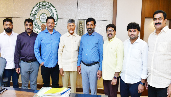 ఎపి సిఎం చంద్రబాబును కలిసిన తానా బృందం