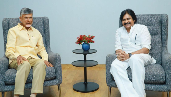 పవన్ తో సహా పలువురు నేతలపై వైసీపీ పెట్టిన అక్రమ కేసులపై కూటమి ప్రభుత్వం పునః పరిశీలన..