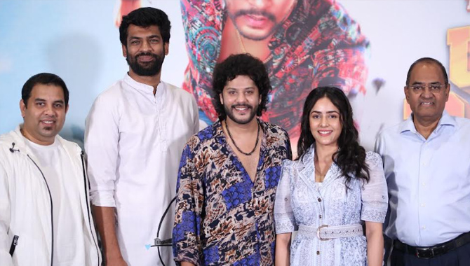 ‘ఉరుకు పటేల’ టీజర్‌ను రిలీజ్ చేసిన అడివి శేష్.. ఘనంగా టీజర్ లాంచ్ ఈవెంట్