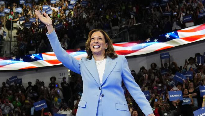 డెమోక్రాటిక్‌ పార్టీ అభ్యర్థిగా.. కమలా హారిస్‌