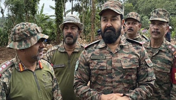 రూ.3 కోట్ల విరాళం ఇచ్చిన మోహన్‌లాల్‌