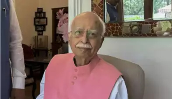 మళ్లీ ఆసుపత్రిలో చేరిన ఆడ్వాణీ