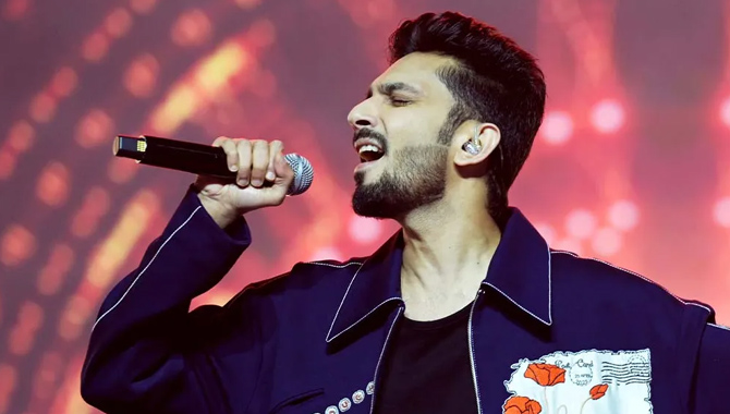 తెలుగు సినిమాను లైట్ తీసుకుంటున్న అనిరుధ్?