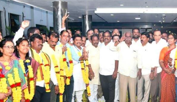 విశాఖ గడ్డపై కూటమి జెండాల రెపరెపలు