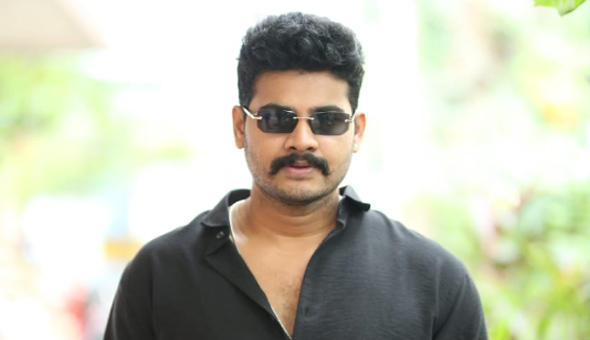 ప్రేమికులంతా కనెక్ట్ అయ్యే సినిమా “పాగల్ వర్సెస్ కాదల్” – విజయ్ శంకర్