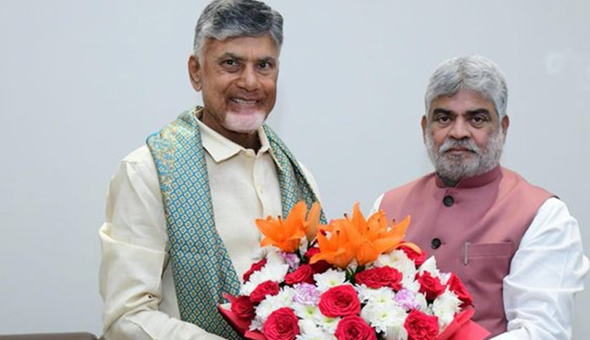 సీఎం చంద్రబాబును కలిసిన తెలంగాణ స్పీకర్‌.. టీటీడీలో