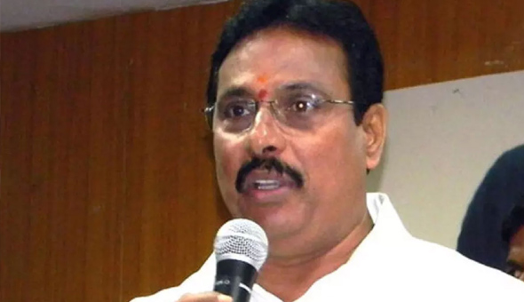 తనను అడ్డుకునే అధికారం…  ఏ అధికారికి లేదు