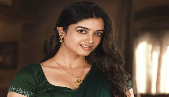 భాగ్య‌శ్రీ హుషారు చూస్తుంటే స్టార్ అవ‌డం ఖాయ‌మ‌నిపిస్తుందే