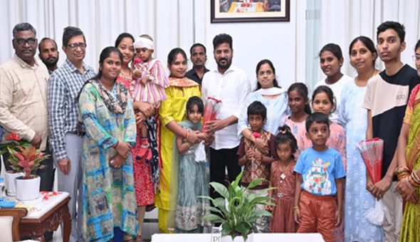 ముఖ్యమంత్రితో రాఖీ సంబురాల్లో వినికిడి లోపాల నుంచి కోలుకున్న చిన్నారులు