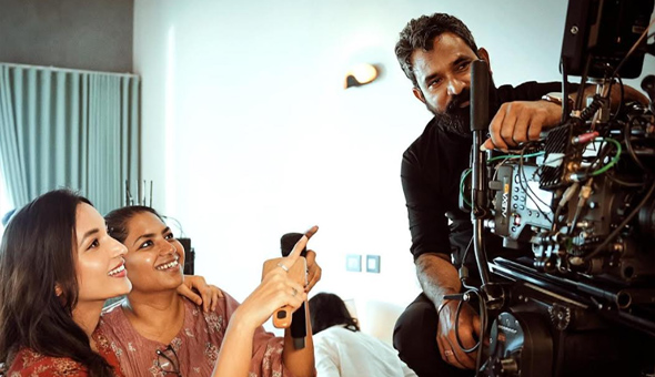 ‘తెలుసు కదా’ షూటింగ్ లో జాయిన్ అయిన హీరోయిన్ శ్రీనిధి శెట్టి