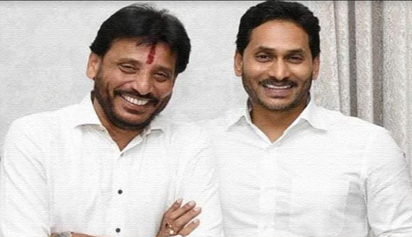 దువ్వాడ కు జగన్ షాక్.. టెక్కిలి ఇన్ ఛార్జ్ హోదా గోవిందా…