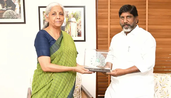 వెంటనే ఆ నిధులు ఇప్పించండి : భట్టి విక్రమార్క