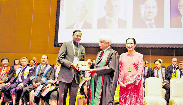 డా.రఘురాంకు అరుదైన గౌరవం… తొలిసారి భారత ఉపఖండం నుంచి