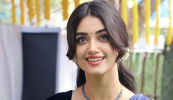 భాగ్య‌శ్రీ జీవితాన్ని మార్చేసిన బ‌చ్చ‌న్