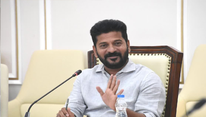 వారిపై కఠిన చర్యలు : సీఎం రేవంత్‌ హెచ్చరిక