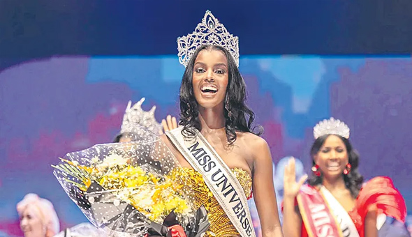 మిస్ యూనివర్స్ నైజీరియాగా చిడిమా అడెత్సీనా మిస్ యూనివర్స్ నైజీరియాగా చిడిమా అడెత్సీనా