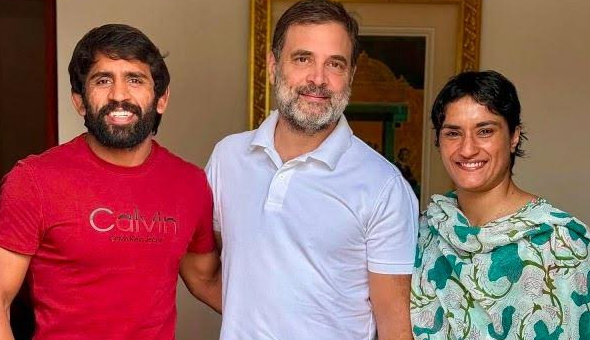 పొలిటికల్ రింగ్ లోకి రెజ్లర్లు…