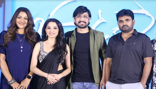 ‘భలే ఉన్నాడే’ ఫ్యామిలీ అంతా కలిసి చూడదగ్గ సినిమా ఇది : డైరెక్టర్ మారుతి