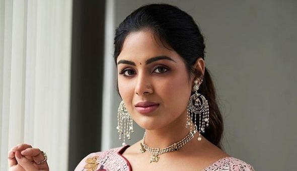 మ‌ల‌యాళ బ్యూటీ లైన‌ప్ మామూలుగా లేదుగా