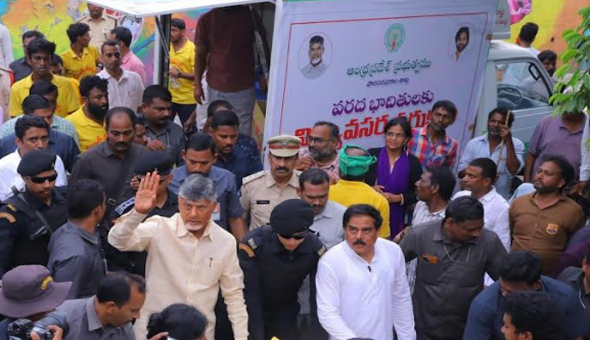 ఆపద్బాంధవుడు.. అలుపెరుగని నాయకుడు!