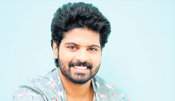 హిట్ కొట్టినా అయోమయంలోనే ఉన్న హీరో హిట్ కొట్టినా అయోమయంలోనే ఉన్న హీరో