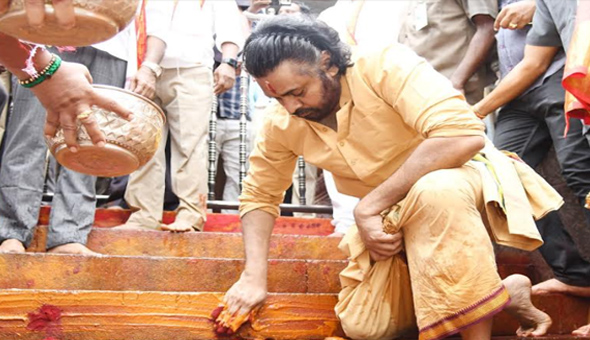 వారి పాపాలను పవన్ కడుగుతున్నాడు.. వైరల్ అవుతున్న మెగా బ్రదర్ ట్వీట్..