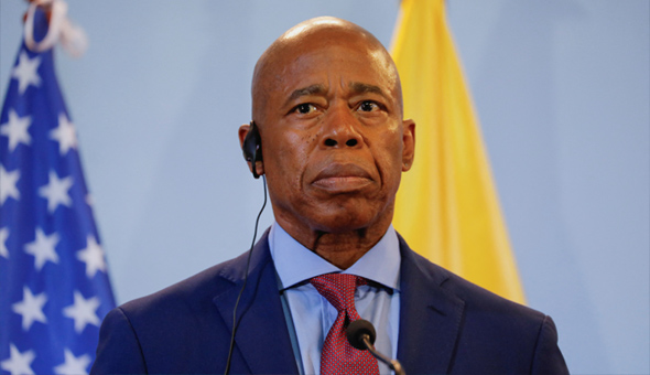 న్యూయార్క్ మేయర్ ఫోన్ స్వాధీనం న్యూయార్క్ మేయర్ ఫోన్ స్వాధీనం