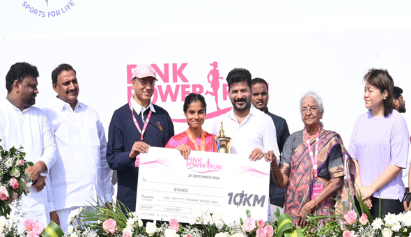 ‘పింక్ పవర్ రన్’ కార్యక్రమంలో పాల్గొన్న ముఖ్యమంత్రి రేవంత్ రెడ్డి