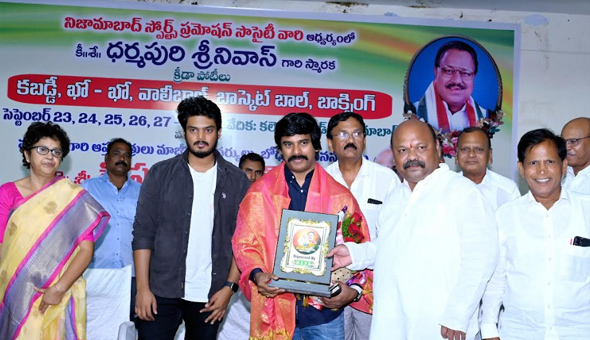 ఆటలు మానసిక ఎదుగుదలకు మరియు శారీరక ఎదుగుదలకు ఒక ఆయుధం….ఆకాష్ జగన్నాధ్ 