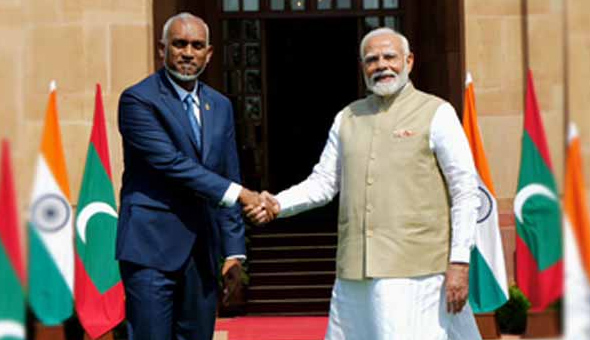 భారత్ ఫస్ట్ అంటున్న మాల్దీవులు.. అంతలో ఇంత తేడా ఎలా సాధ్యమైంది..? భారత్ ఫస్ట్ అంటున్న మాల్దీవులు.. అంతలో ఇంత తేడా ఎలా సాధ్యమైంది..?