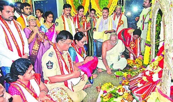 విజయవాడకు ప్రత్యేకం….పోలీసు ఆచారం