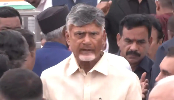దేశం గురించే టాటా తపన.. వ్యాపారరంగంలో అలాంటి వాళ్లు అరుదు: చంద్రబాబు